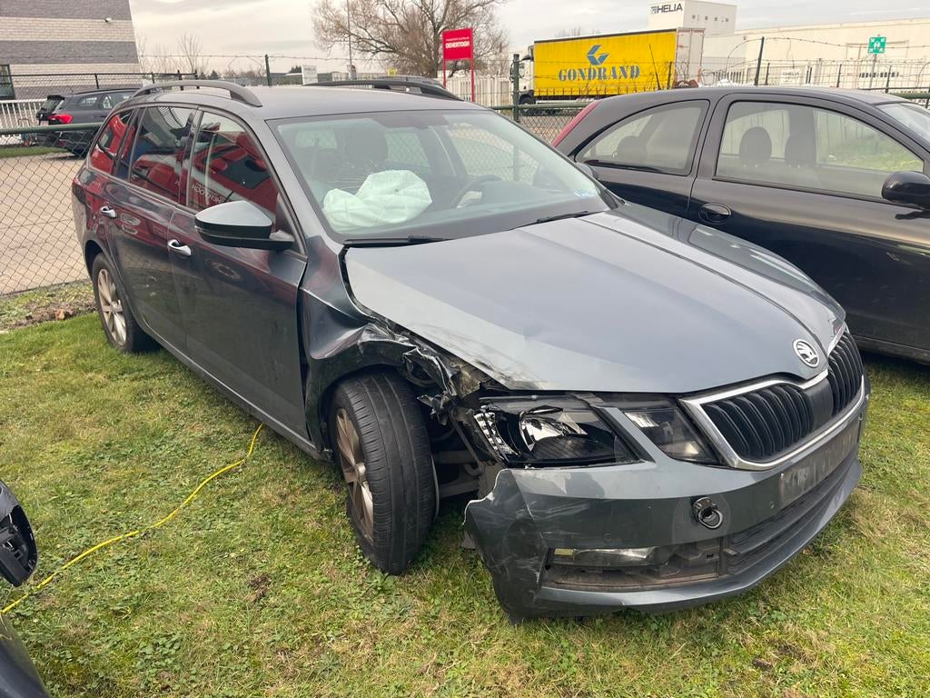 Skoda Octavia Combi 1.6 TDI,Airco,Gps,Radar,Accidentée..., Argent ou Gris, Achat, Cruise Control, Euro 6
