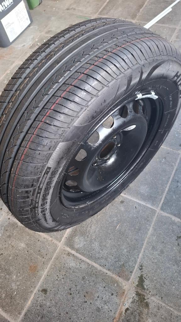 NIEUWE stalen velg met NIEUWE band, Auto-onderdelen, Banden en Velgen, Banden en Velgen, Nieuw, All Season, Personenwagen