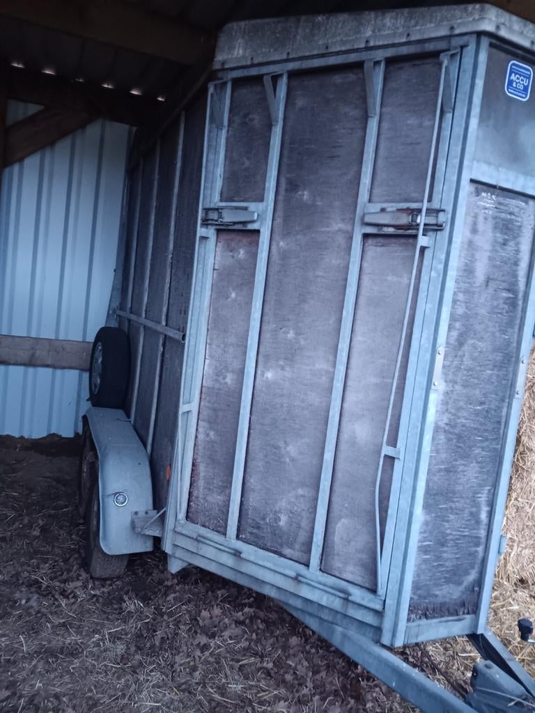 Paardentrailer merk b.c.w., Enlèvement