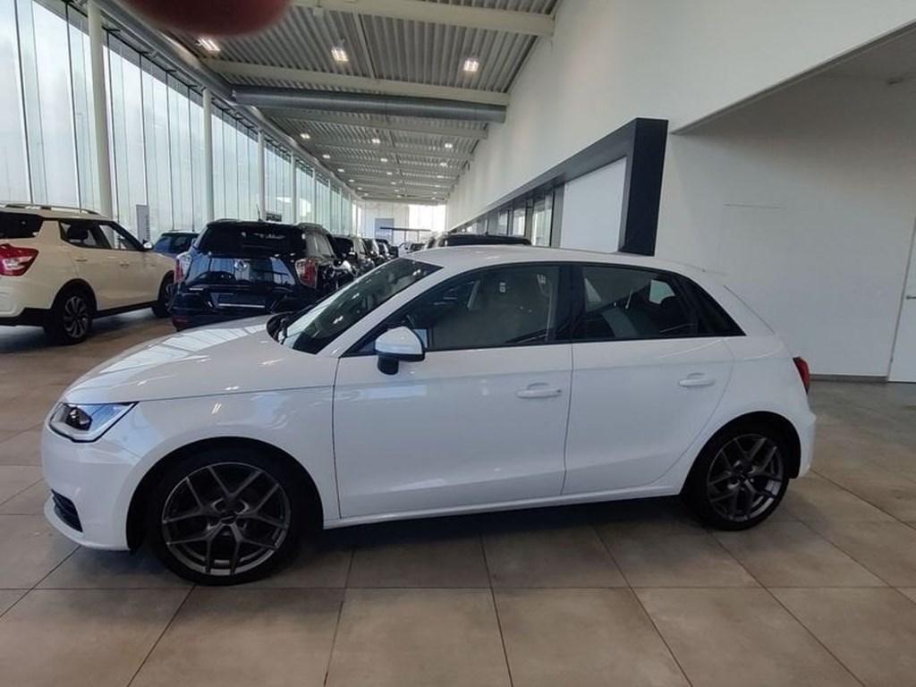 Audi A1 Navi / Bluetooth / Airco, Auto's, Audi, A1, 95 pk, 86 g/km, Wit