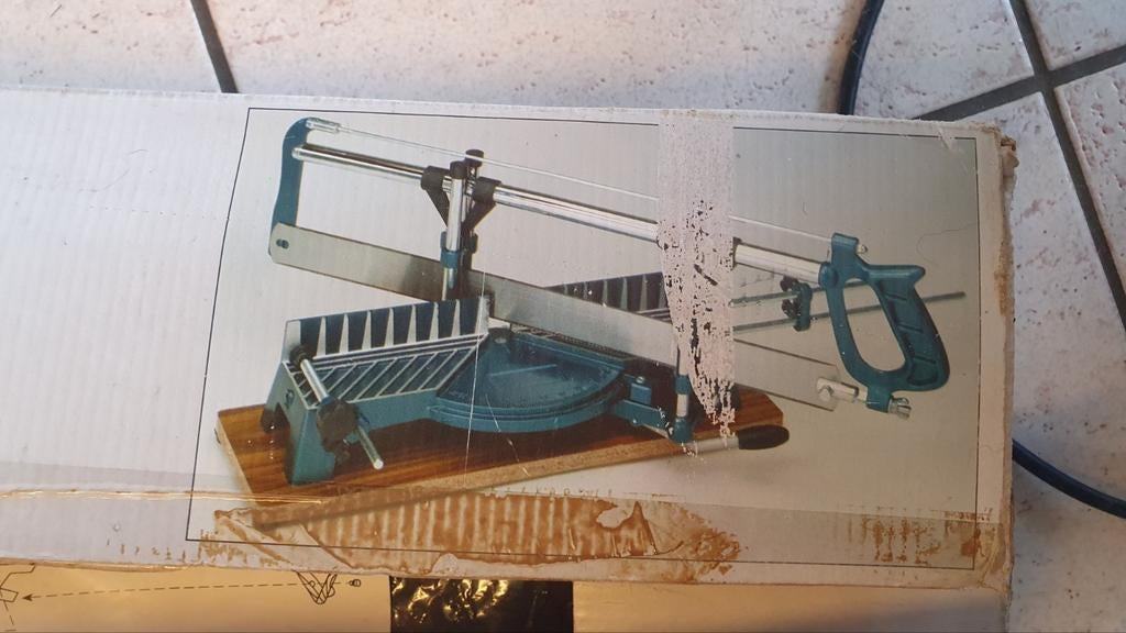 550 mm verstekzaag, Doe-het-zelf en Bouw, Ophalen of Verzenden