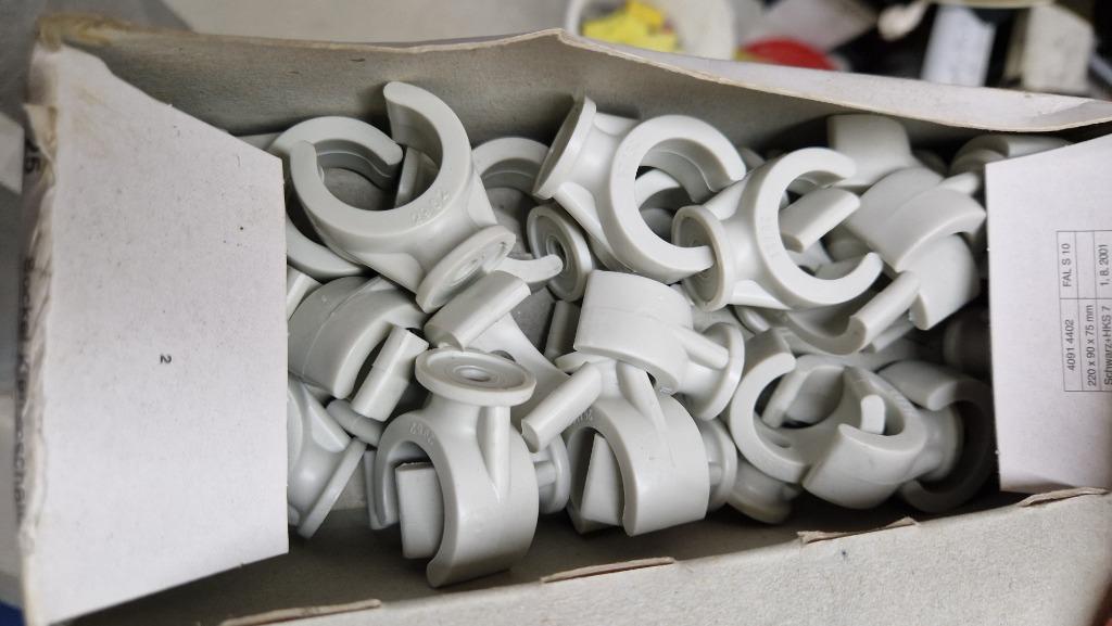 Diverse buisklemmen van OBO 25-28 32-35mm, Ophalen, Nieuw, Kabel of Snoer