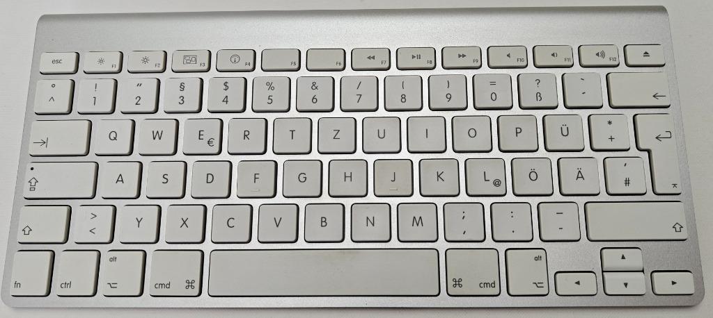Draadloos Apple toetsenbord QWERTZ, Computers en Software, Toetsenborden, Ophalen of Verzenden, Draadloos, Apple, Overige indelingen