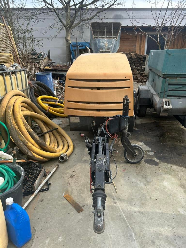 Pompe à chape Putzmeister, Ophalen