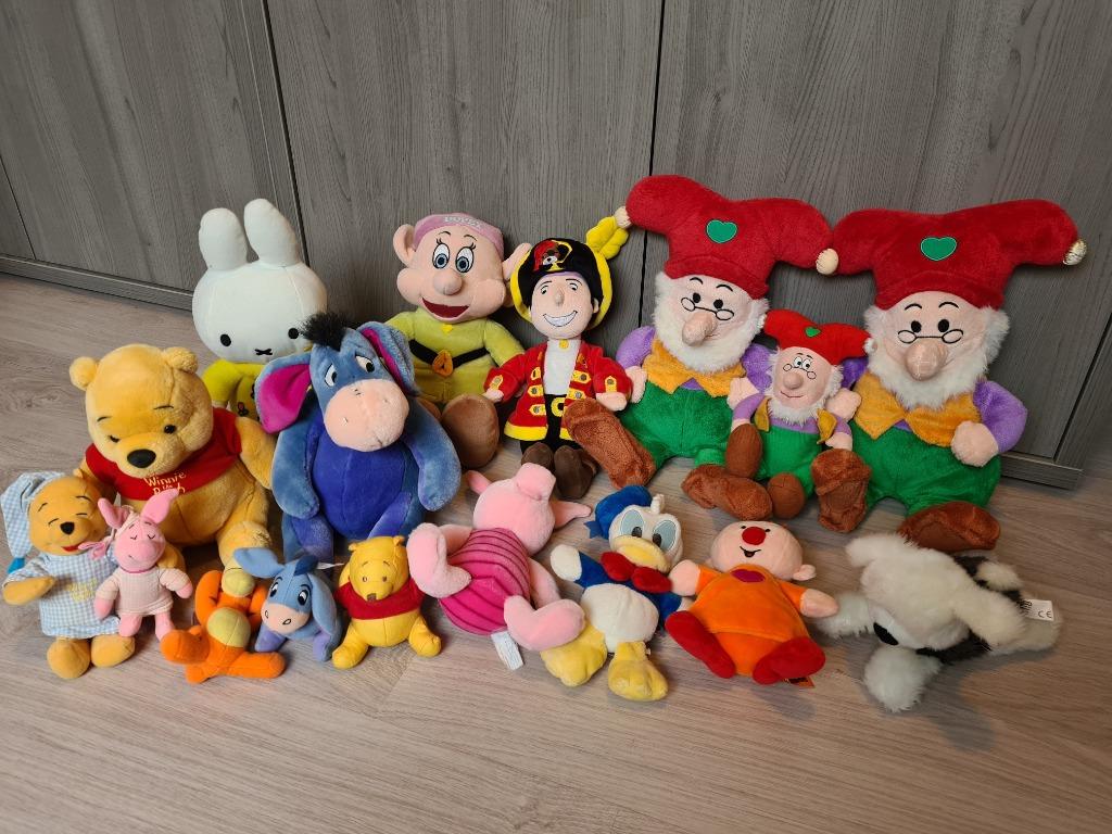 Knuffels Studio 100 / Disney / Winnie The Pooh / Nijntje, Kinderen en Baby's, Speelgoed | Knuffels en Pluche, Ophalen, Zo goed als nieuw