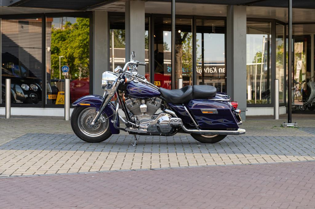 Harley-Davidson ROAD KING CVO SCREAMING EAGLE FLHRSEI - foto 2