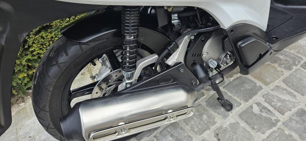 Honda scooter SH125, Motos, Scooter, 125 cm³, Particulier, 1 cylindre