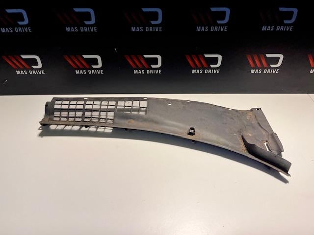 Lexus Lexus UCF10 LS400 Right Windshield Cowl Panel Trim Cov, Utilisé