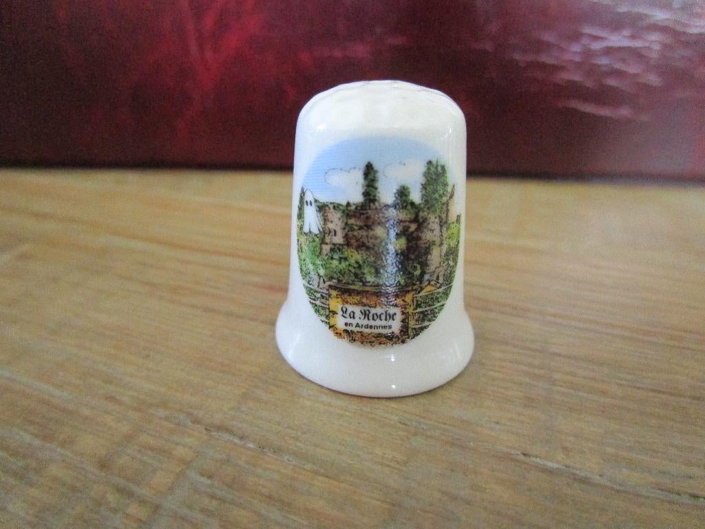 4 vingerhoedjes Frankrijk, Verzamelen, Vingerhoedjes, Ophalen of Verzenden, Nieuw, Porselein