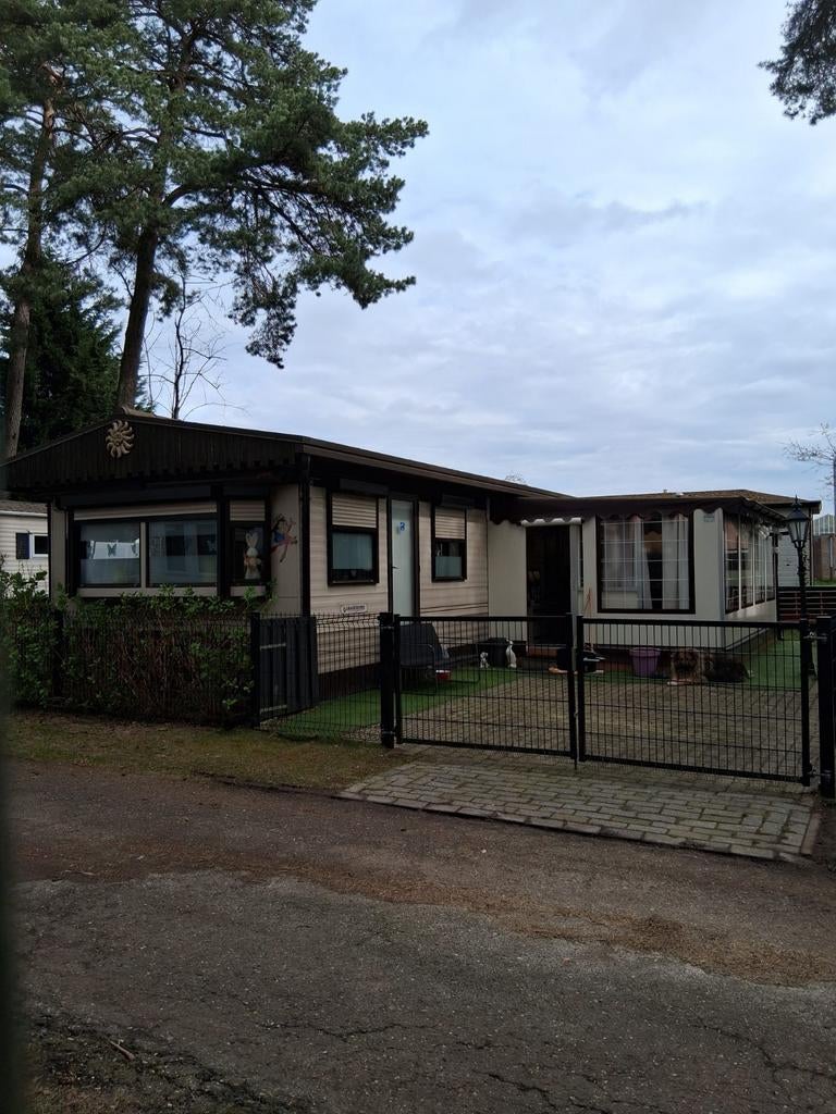 Mooie stacaravan met voortent te koop. Blauwe Meer in Lommel, Caravans en Kamperen, Stacaravans