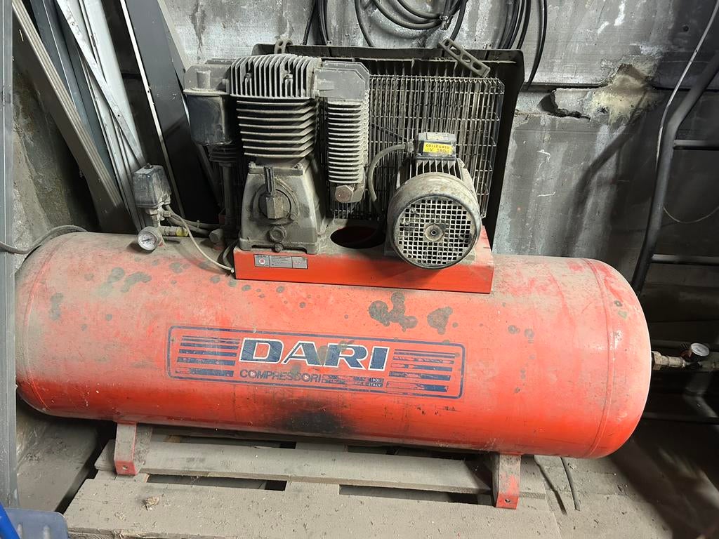 Dar compressor 5,5hp, Doe-het-zelf en Bouw, Ophalen, Gebruikt