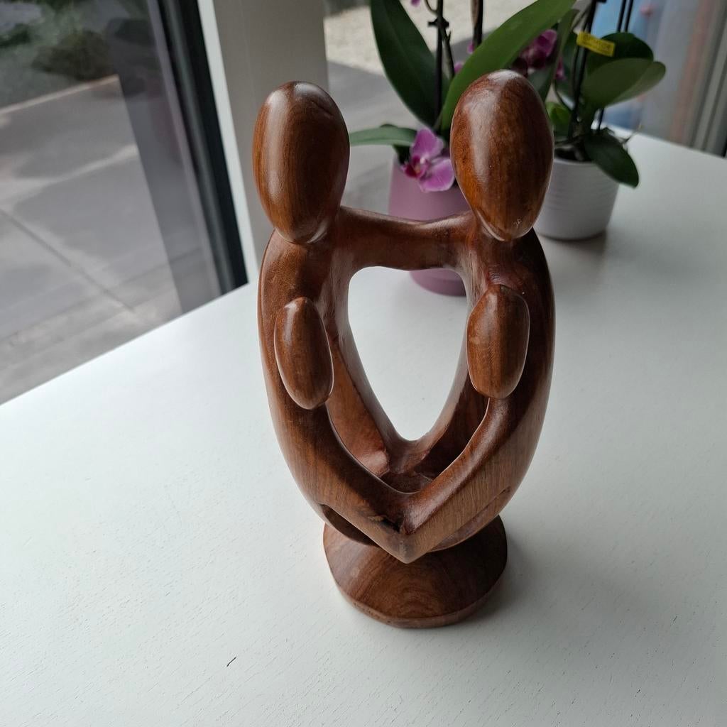 Houten beeld van Afrika., Enlèvement