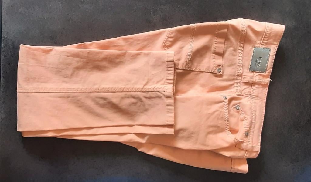 Te koop: Nieuw!!!Leuke licht oranje jeansbroek van "Brax"38., Vêtements | Femmes, Jeans, Neuf, W30 - W32 (confection 38/40), Autres couleurs