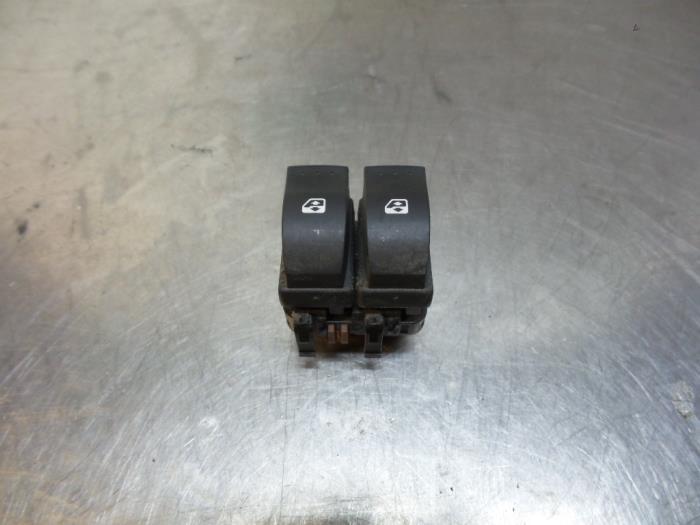Commutateur vitre électrique d'un Renault Megane (Megane 2, Autos : Pièces & Accessoires, Renault, -, 3 mois de garantie, Utilisé