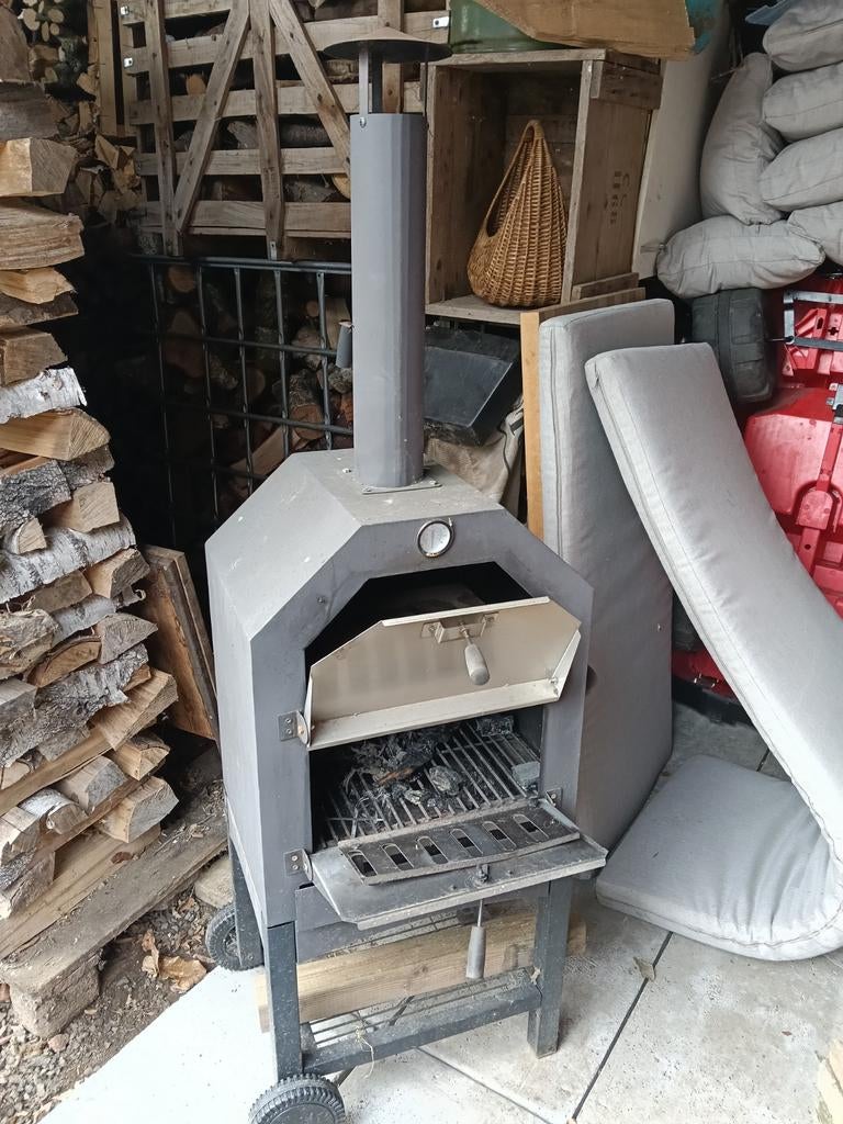 Four a pizza a bois acier, Enlèvement, Utilisé