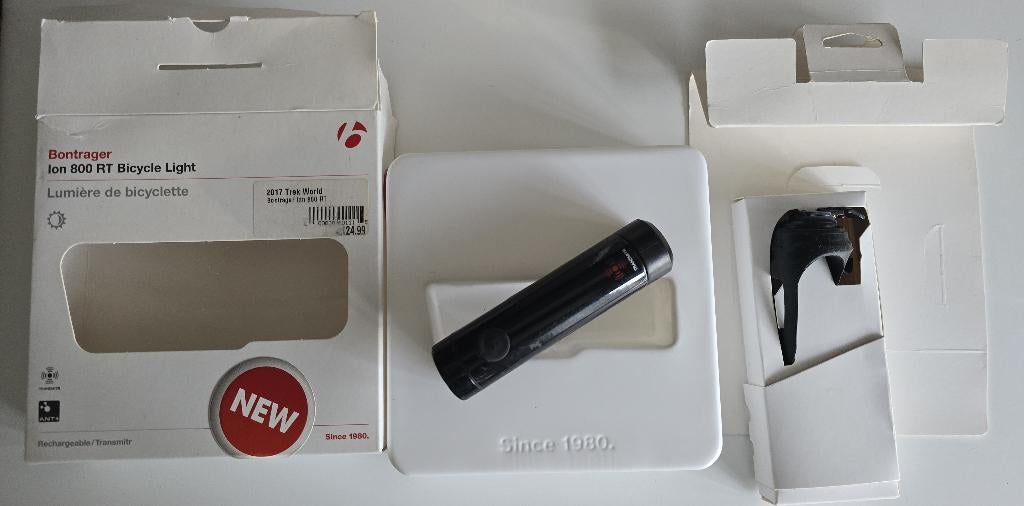 BONTRAGER - FIETSLAMP 800 LUMMEM - ZO GOED ALS NIEUW, Fietsen en Brommers, Ophalen, Batterij, Voorlicht, Oplaadbaar