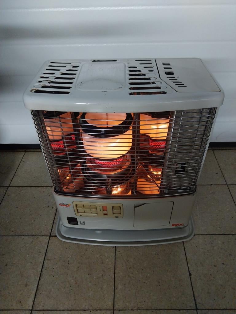 Poêle à pétrole marque zibro kamin turbo 2400w., Huis en Inrichting, Kachels