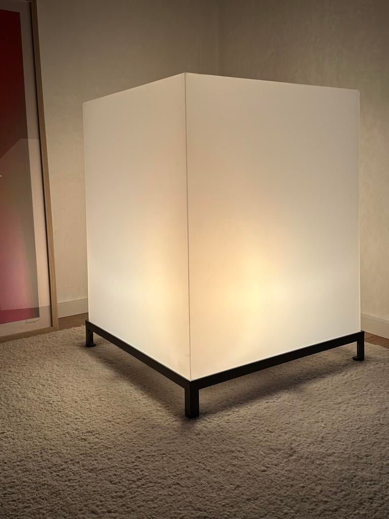 Design vloerlamp / lichtkubus met dimmer, Huis en Inrichting, Lampen | Vloerlampen, Ophalen, Gebruikt, Modern design, Minder dan 100 cm