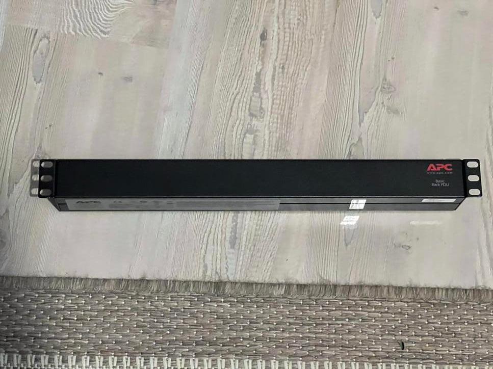 APC AP9565, Computers en Software, Interne voedingen, Ophalen of Verzenden, Zo goed als nieuw