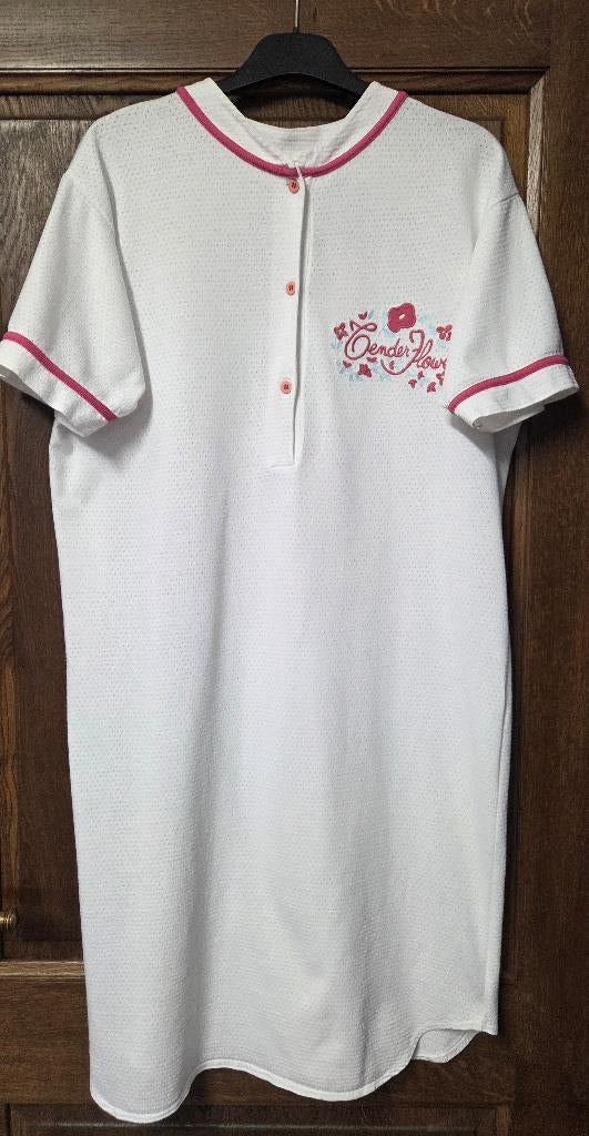 Wit slaapkleed met korte mouw en roze details van Vandy, M, Kleding | Dames, Pyjama's, Ophalen of Verzenden, Zo goed als nieuw