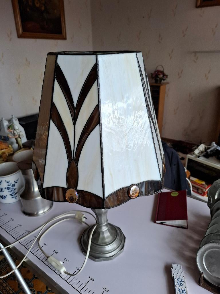 Handgemaakte lamp met tinnen voet, Ophalen