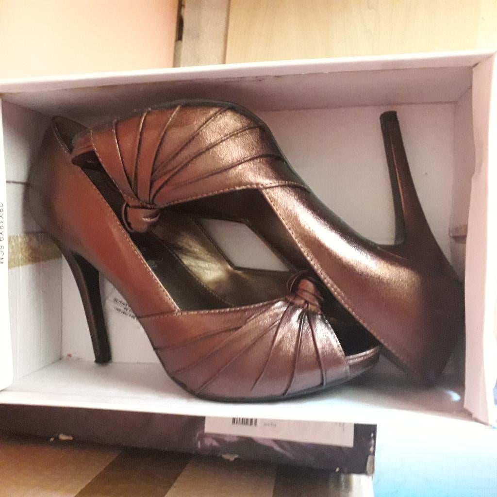 schoenen 38, Verzenden, Zo goed als nieuw, Schoenen met lage hakken