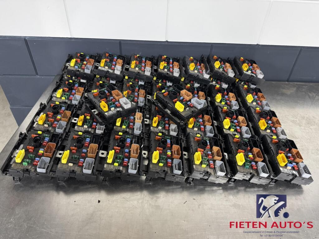 Zekeringkast BSM L04 Citroën Peugeot 9659275580 Delphi, Autos : Pièces & Accessoires, Enlèvement ou Envoi, Utilisé, Peugeot, Peugeot