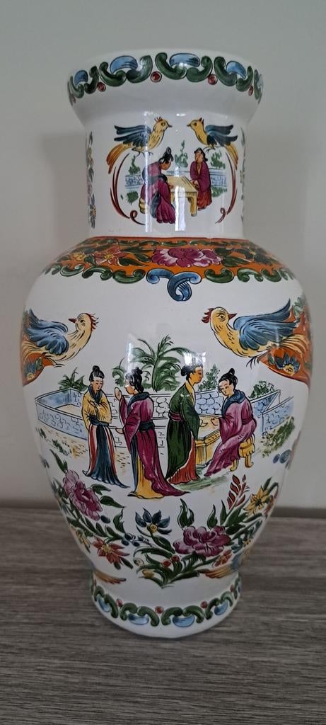 Antieke decoratieve Japanse vaas, Enlèvement