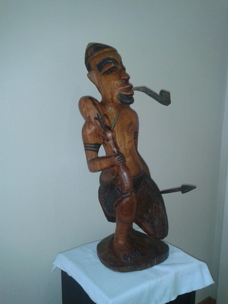 Statue africaine, guerrier kényan, Enlèvement