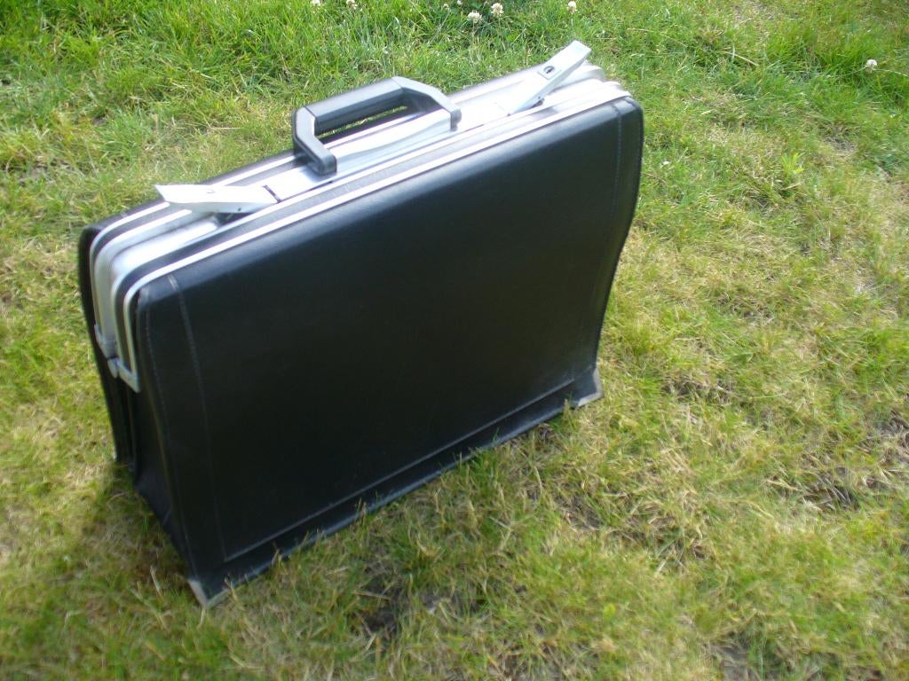 Lederen aktetas met 3 verdeelvakken, Ophalen, Aktetas