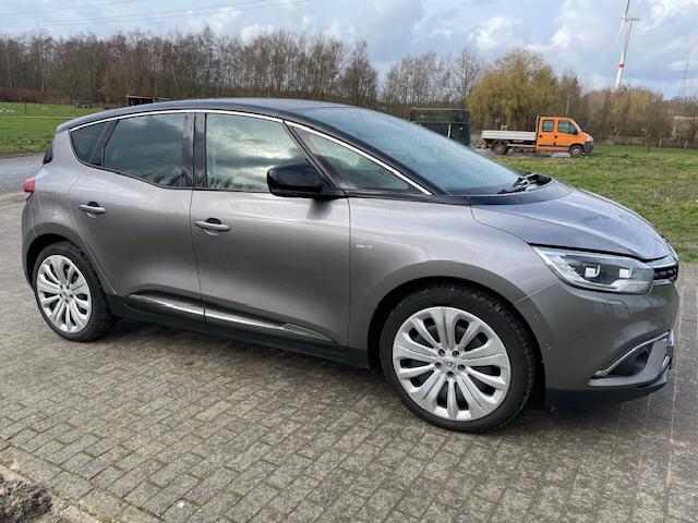 Renault Scenic Bose tce120 tire remorque pn hiver +été(new), 1197 cm³, Argent ou Gris, 5 portes, 5 places