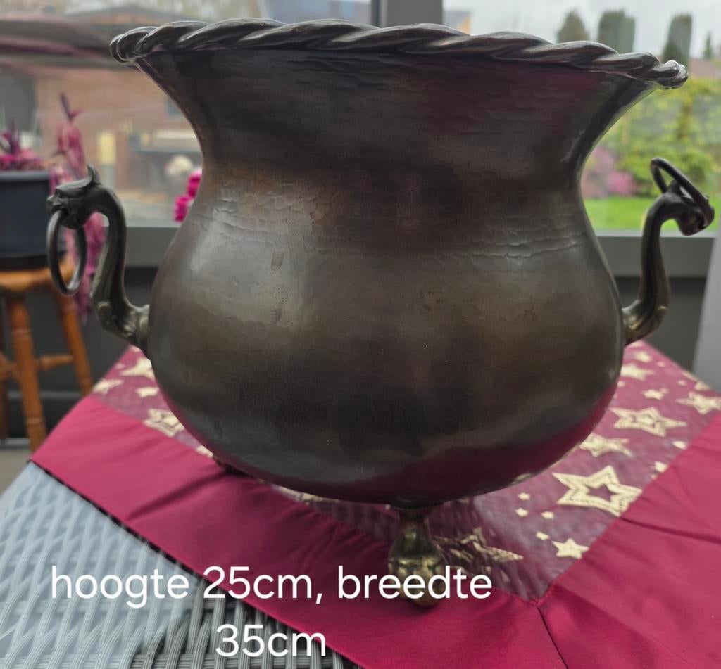 Pot en cuivre, Enlèvement