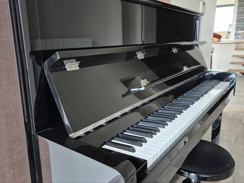 Moderne May Berlin Piano (by Schimmel) Zwart Hoogglans 121cm, Muziek en Instrumenten, Piano's, Ophalen, Zwart, Zo goed als nieuw