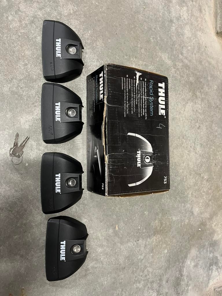 Thule dakdrager 753 + kit 4023, Auto diversen, Dakdragers, Ophalen of Verzenden, Gebruikt