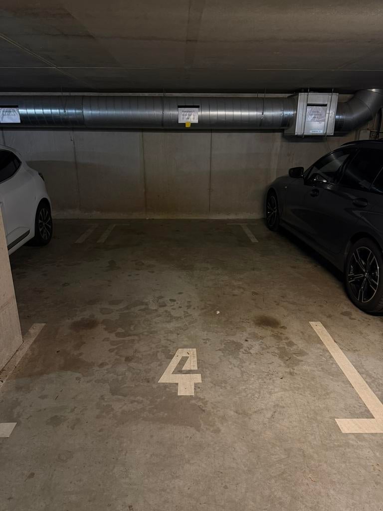 Te koop: Autostaanplaats vlabij centraal station, Immo, Garages en Parkeerplaatsen, Antwerpen (stad)