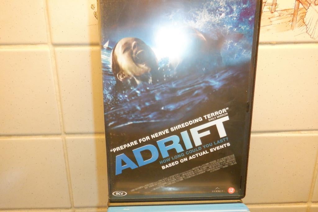 DVD Adrift(Based on actual events), À partir de 16 ans, Envoi, Comme neuf, Gore