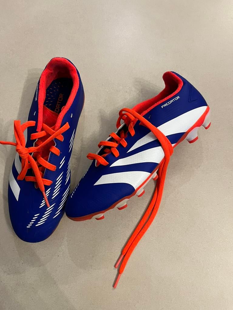 Voetbalschoenen, Sport en Fitness, Ophalen, Zo goed als nieuw