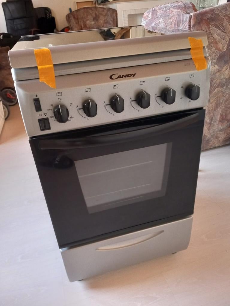 Gasvuur met oven, Elektronische apparatuur, Ovens, Ophalen, Oven