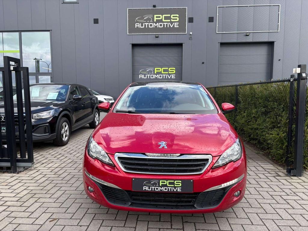 Peugeot 308 1.2 Benzine / Panoramadak / 2017 / 12 mnd Waarbo, Autos, Peugeot, Rouge, Achat, Entreprise, Boîte manuelle