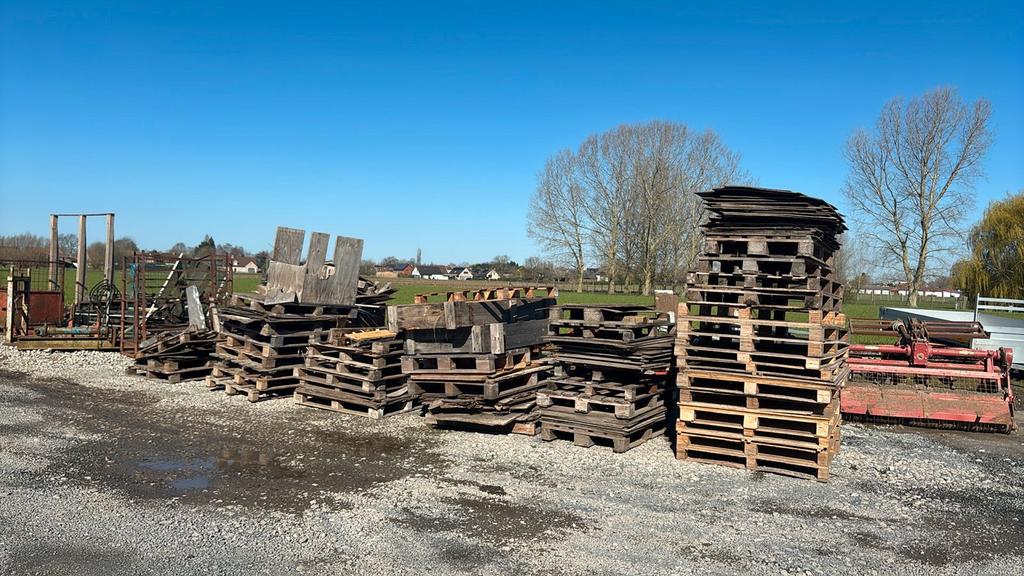 GRATUIT : palettes, planches de bois, Bricolage & Construction, Bois & Planches, Autres types, Enlèvement