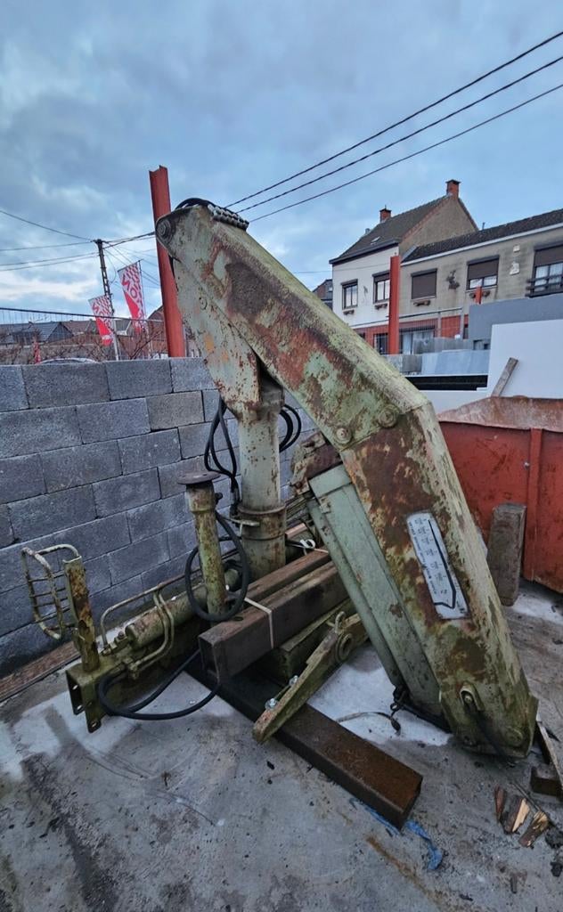 GRUE auxiliaire 4 tonnes, Zakelijke goederen, Machines en Bouw | Kranen en Graafmachines, Ophalen, Kraan