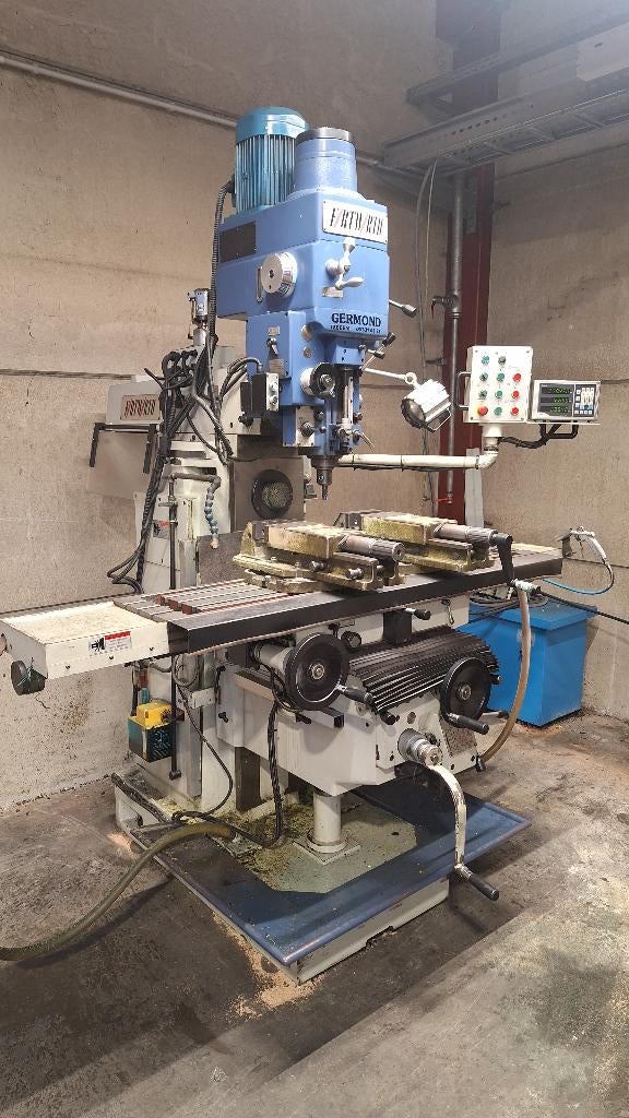 Robuuste universele metaal freesmachine, Articles professionnels, Machines & Construction | Travail du métal, Enlèvement