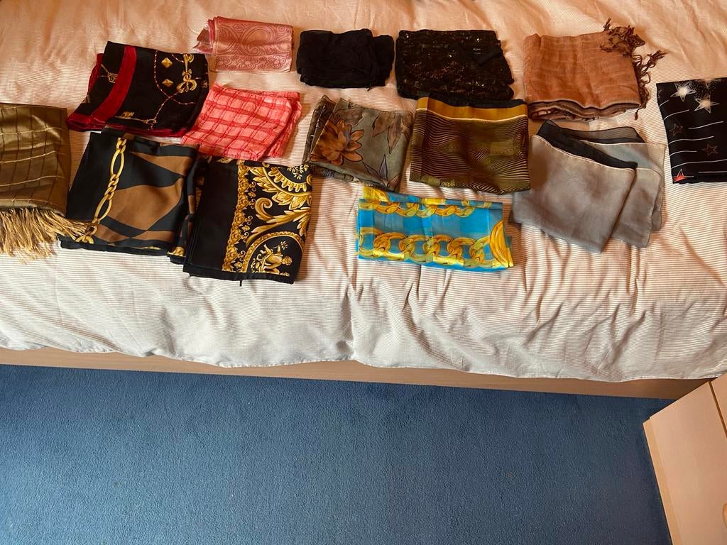 Foulards, Vêtements | Femmes, Comme neuf