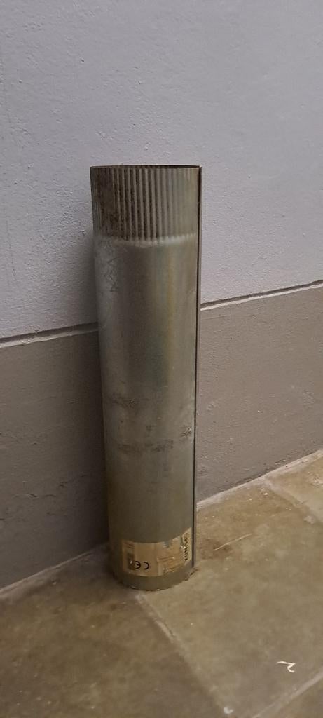 Buse de poele 10cm sur 50cm a saisir ️↙️ ️️, Bricolage & Construction, Tuyaux & Évacuations, Utilisé, Évacuation, Zinc, Moins de 2 mètres