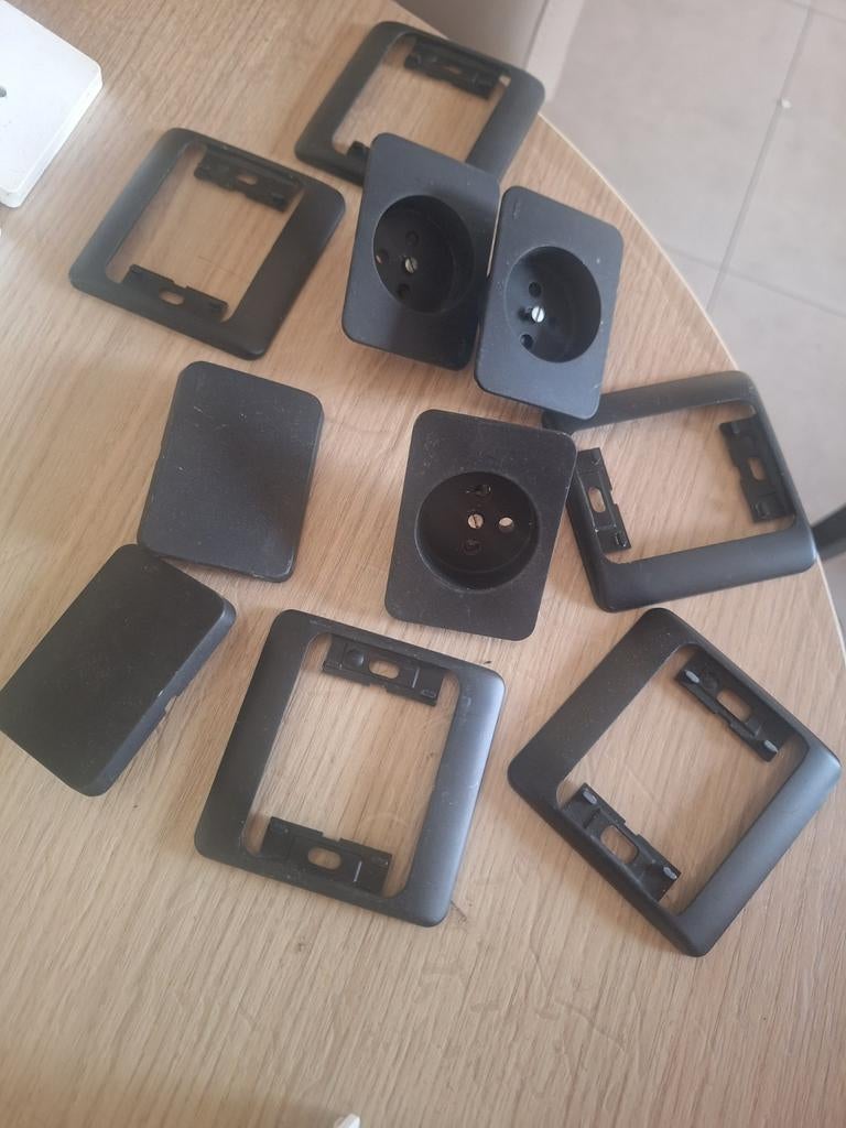 Niko schakelmateriaal, Enlèvement