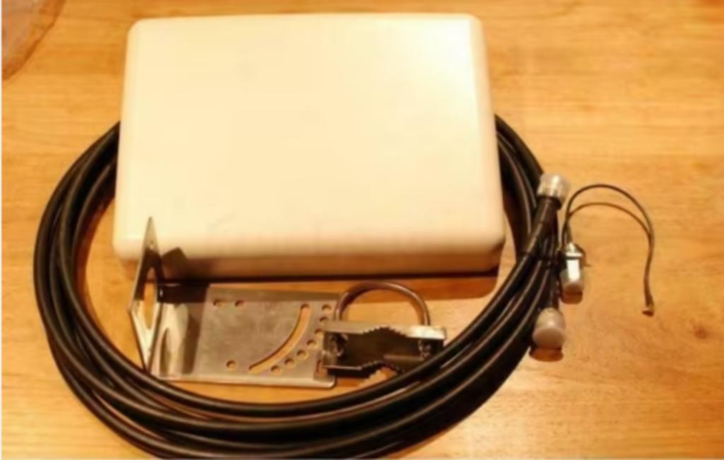 Huawei Panel Antenna TDJ-SA2400-15-20 voor buitengebruik, Telecommunicatie, Antennes en Masten, Ophalen of Verzenden, Zo goed als nieuw