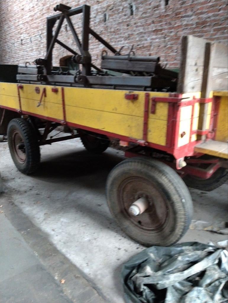 Vierwielwagen, platte kar, Zakelijke goederen, Ophalen