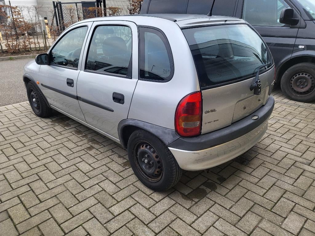 OPEL CORSA 1,2i XE 16v Young Automatique, Auto's, Stof, Zwart, 48 kW, 5 deurs