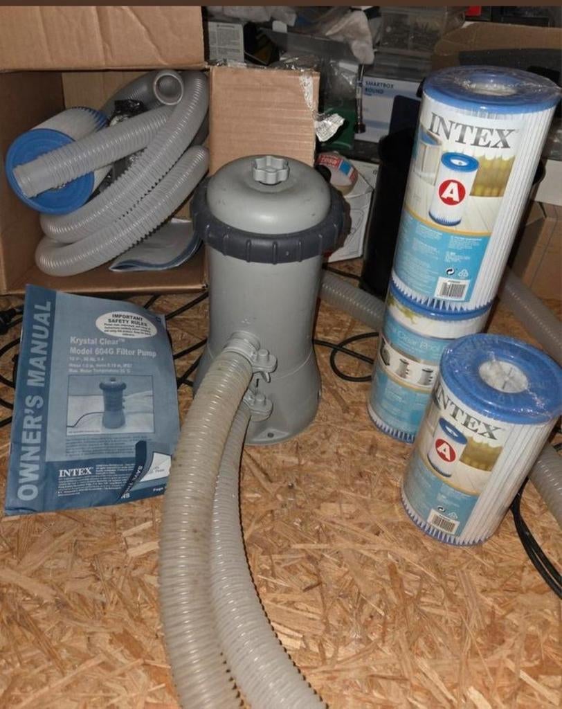 INTEX filterpomp type 604G met 4 nieuwe filters en darmen, Ophalen of Verzenden, Zo goed als nieuw