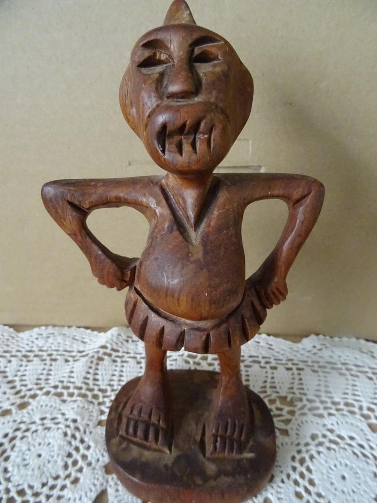 Inheems houten beeldje 19cm Congo of Papoea Nieuw Guinea, Antiek en Kunst, Ophalen of Verzenden